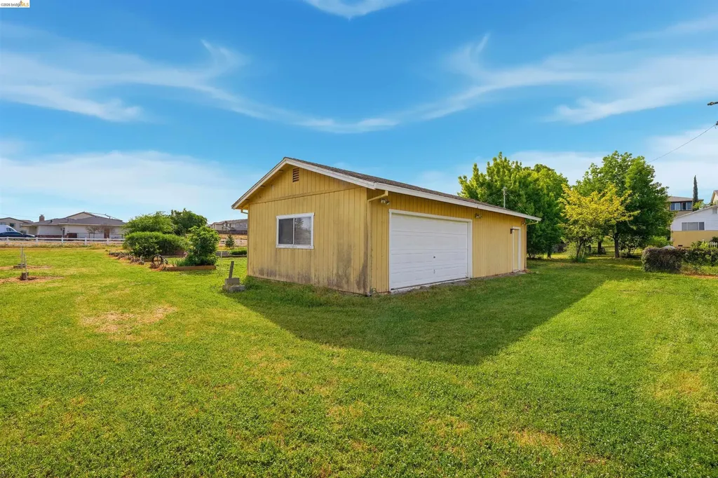 209 Honey Lane Oakley CA 94561