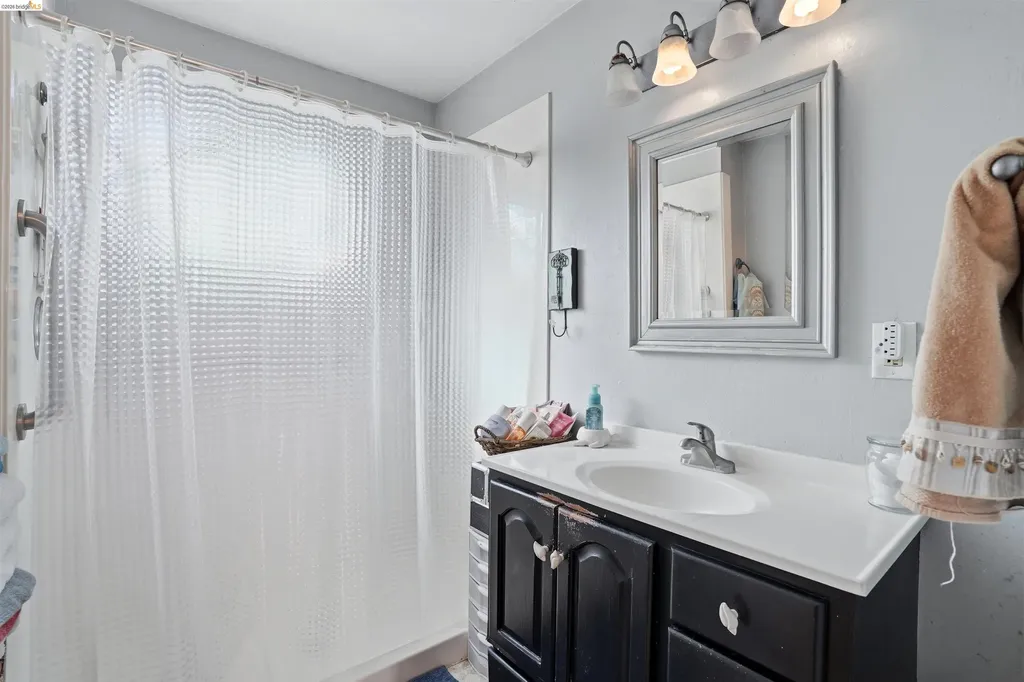 209 Honey Lane Oakley CA 94561