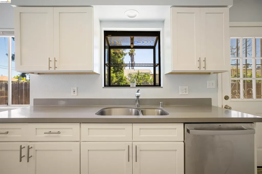 2726 Rheem Avenue Richmond CA 94804
