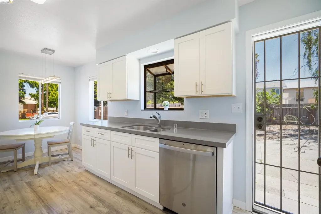2726 Rheem Avenue Richmond CA 94804