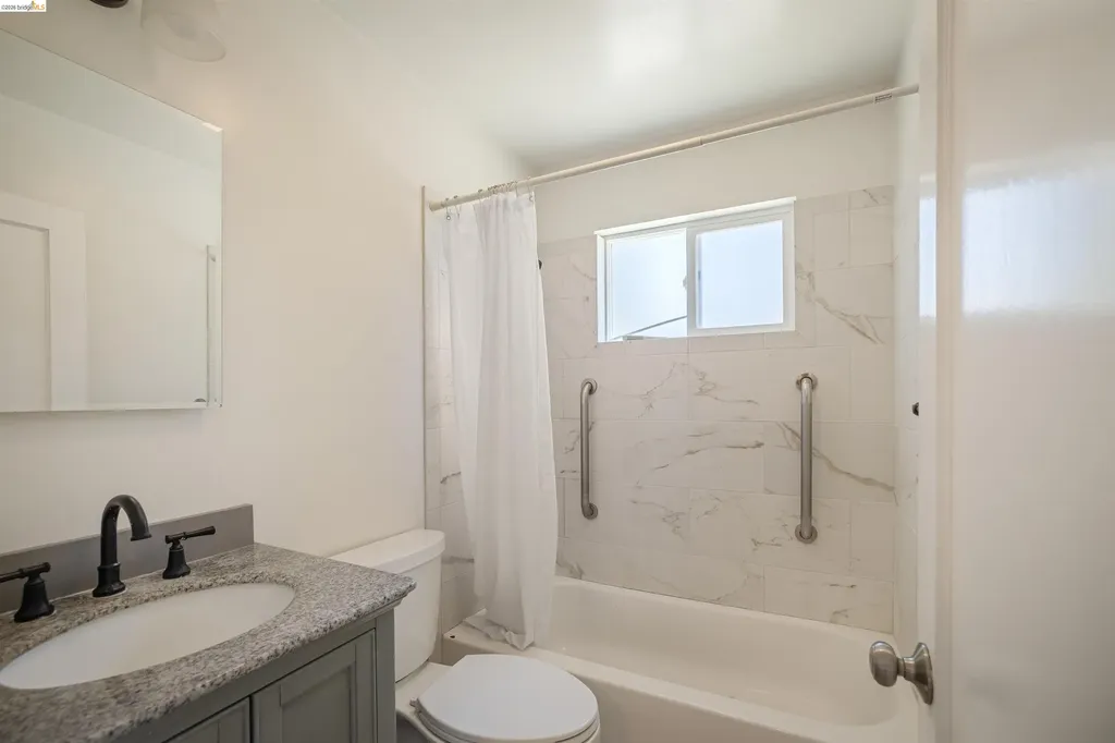 2726 Rheem Avenue Richmond CA 94804