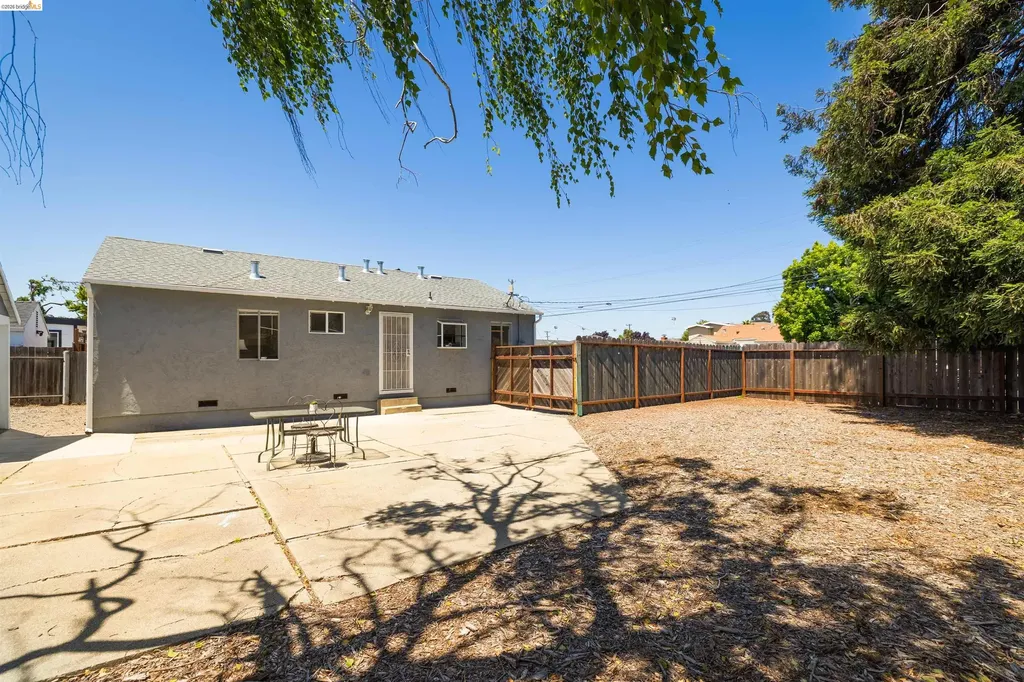 2726 Rheem Avenue Richmond CA 94804