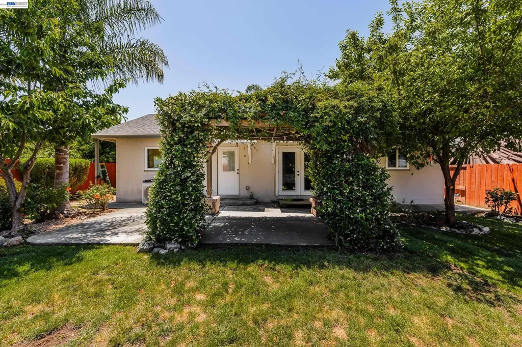 26574 Colette Street Hayward CA 94544