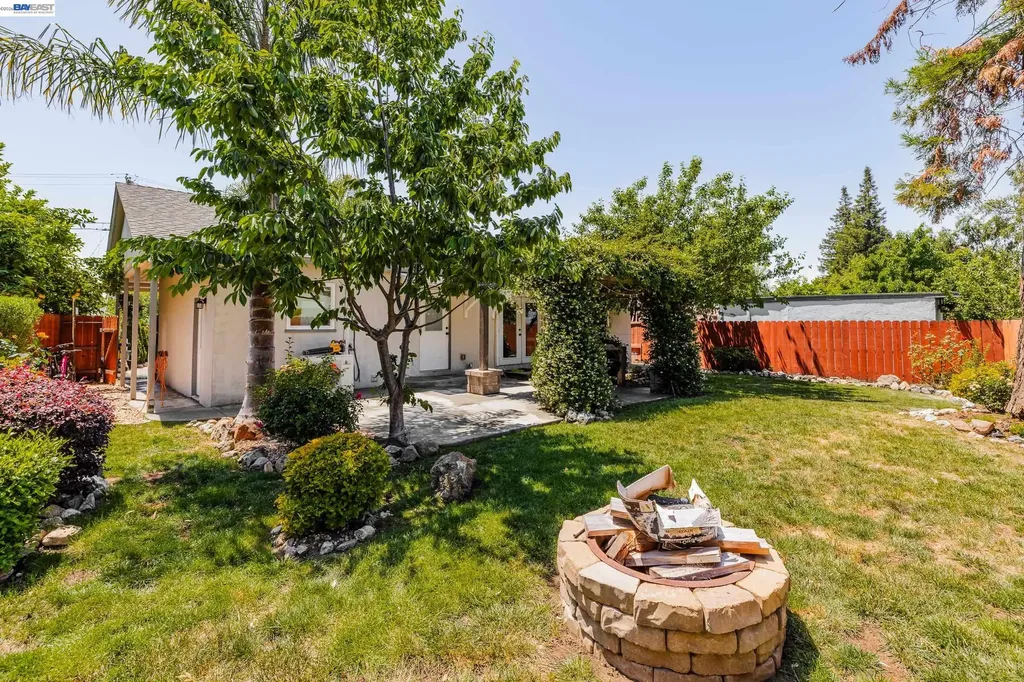 26574 Colette Street Hayward CA 94544