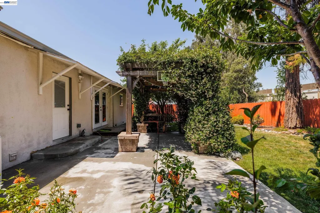 26574 Colette Street Hayward CA 94544