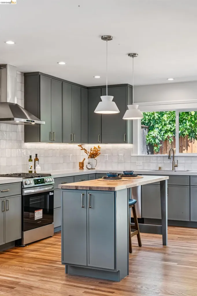 4024 Elston Avenue Oakland CA 94602