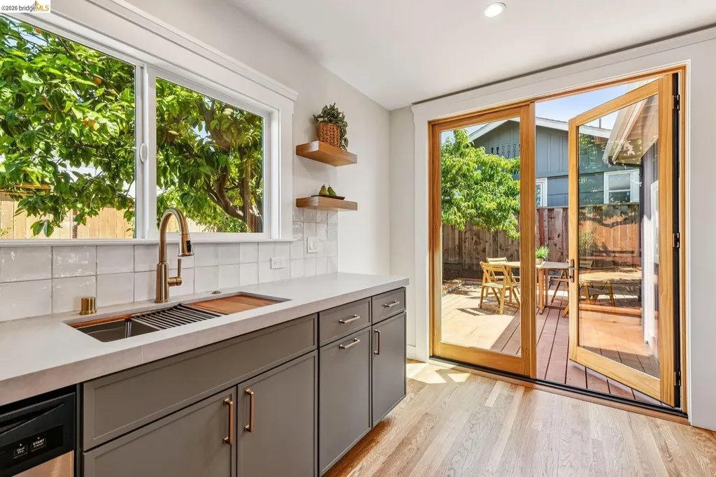 4024 Elston Avenue Oakland CA 94602
