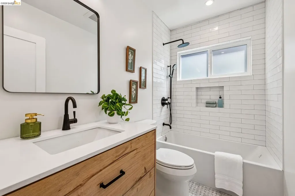 4024 Elston Avenue Oakland CA 94602