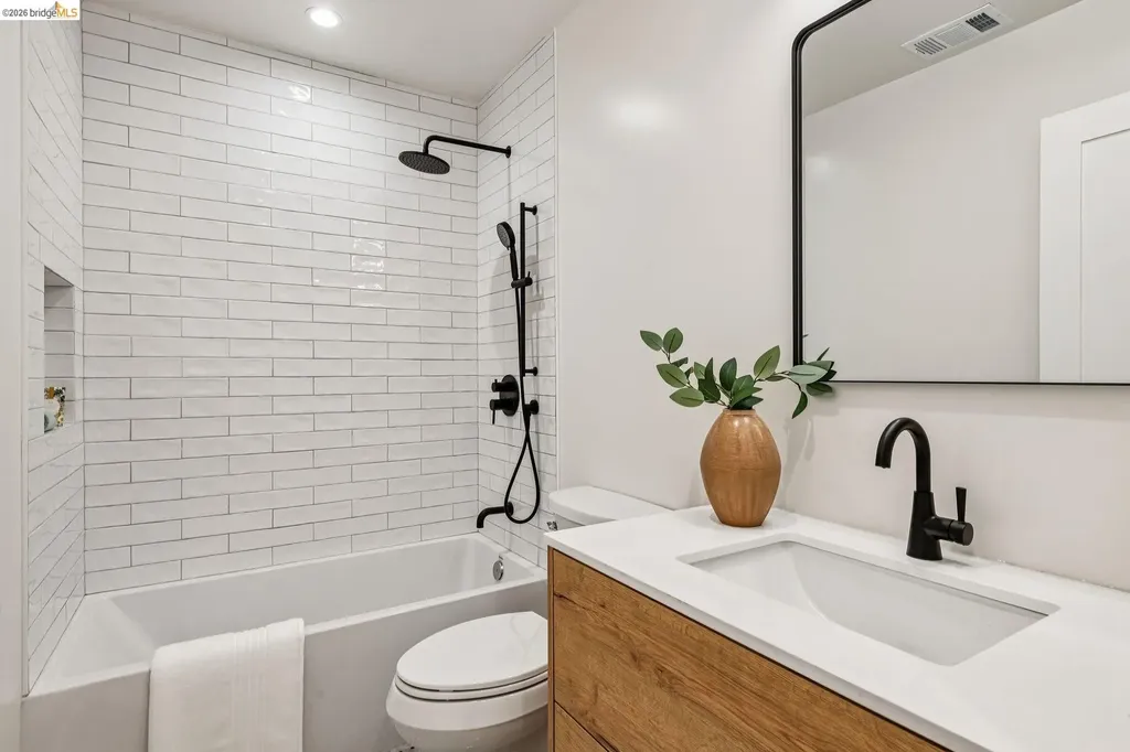 4024 Elston Avenue Oakland CA 94602