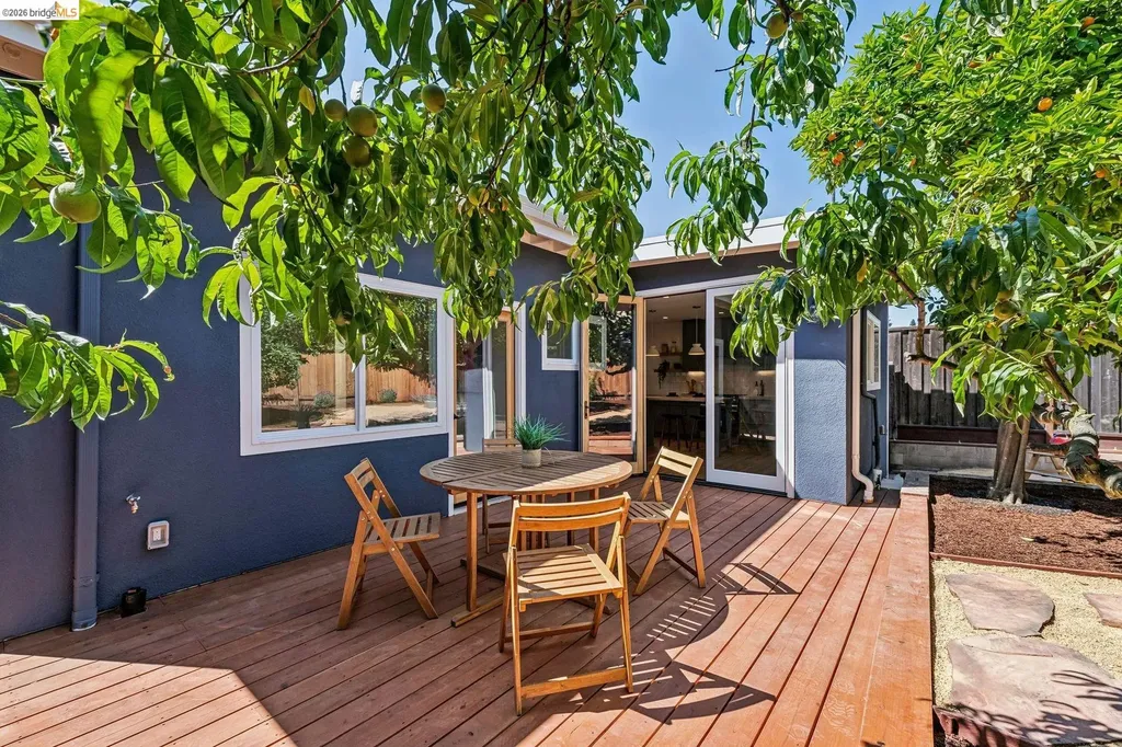 4024 Elston Avenue Oakland CA 94602