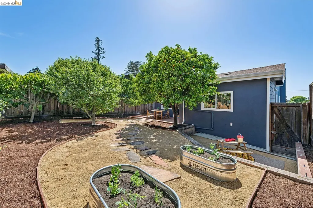4024 Elston Avenue Oakland CA 94602