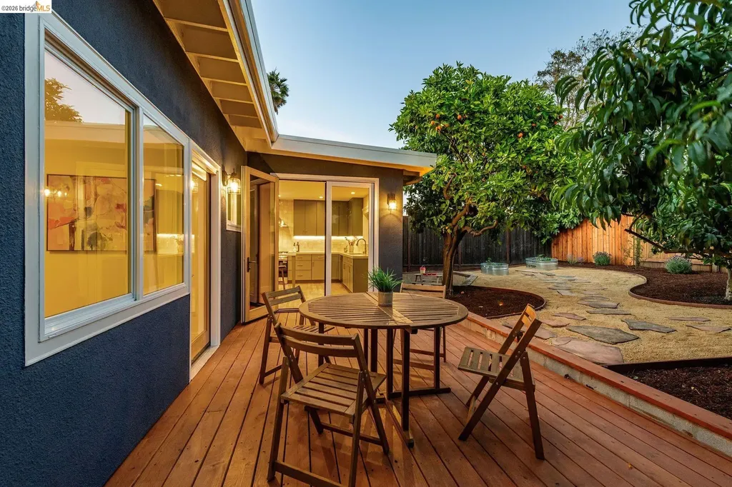 4024 Elston Avenue Oakland CA 94602