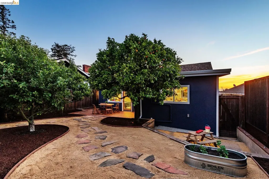 4024 Elston Avenue Oakland CA 94602