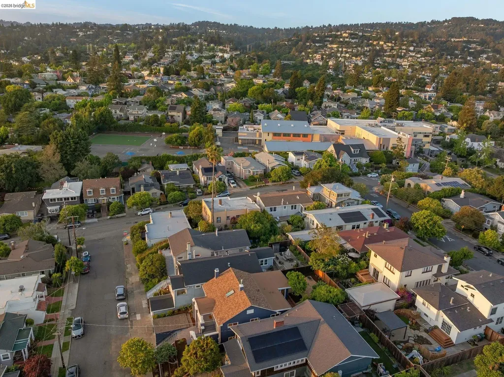 4024 Elston Avenue Oakland CA 94602