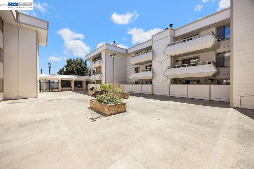 2077 Washington Avenue San Leandro CA 94577