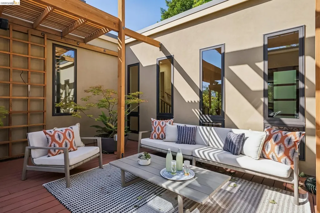 576 Vistamont Avenue Berkeley CA 94708