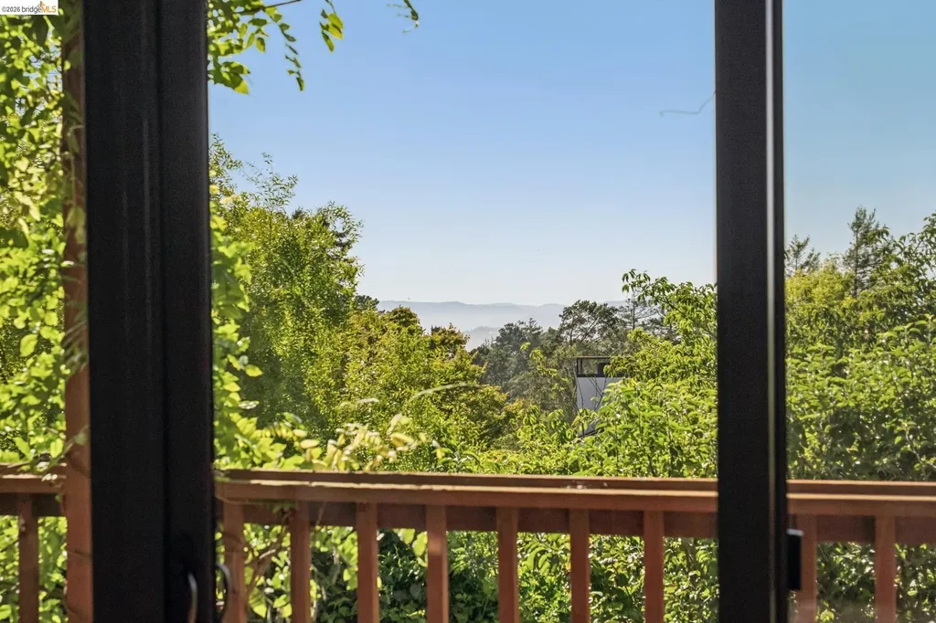 576 Vistamont Avenue Berkeley CA 94708