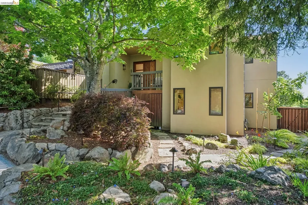 576 Vistamont Avenue Berkeley CA 94708