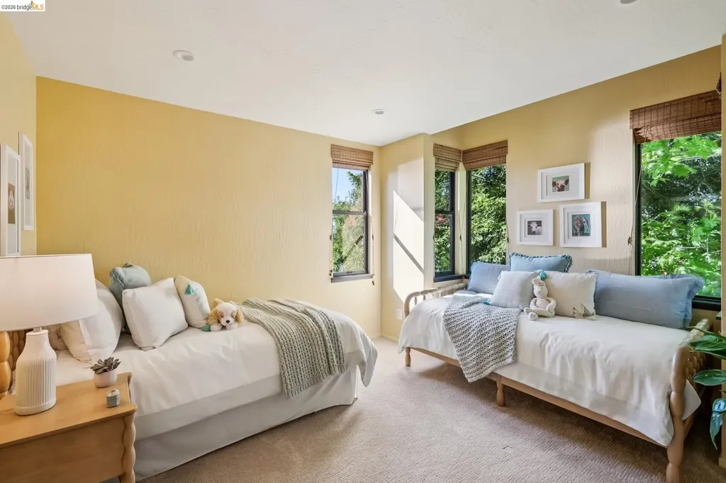 576 Vistamont Avenue Berkeley CA 94708