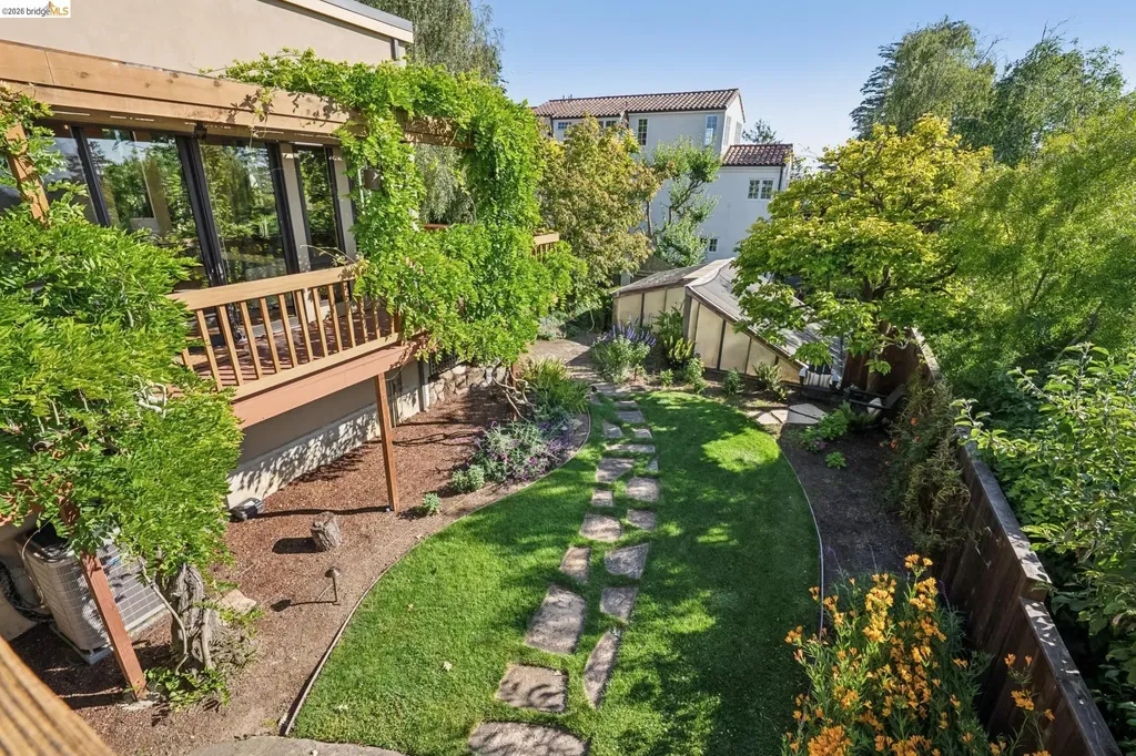 576 Vistamont Avenue Berkeley CA 94708