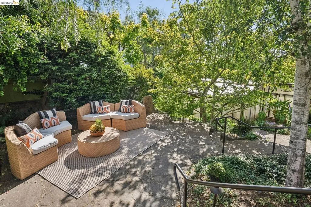 576 Vistamont Avenue Berkeley CA 94708