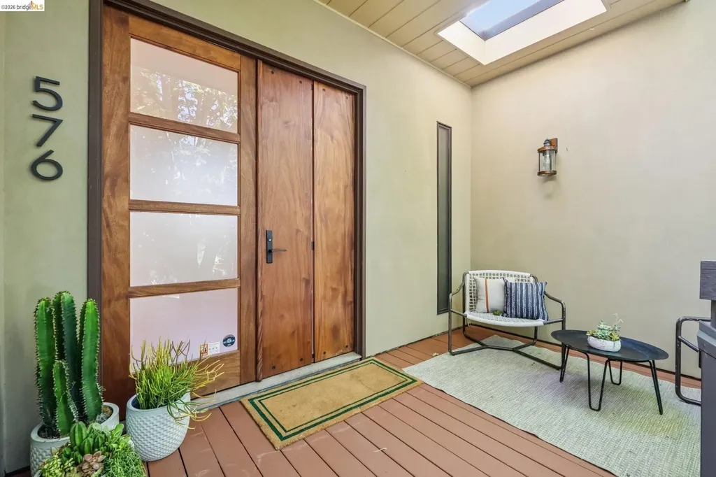 576 Vistamont Avenue Berkeley CA 94708