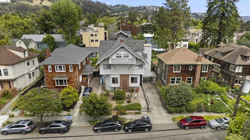 2715 Benvenue Avenue Berkeley CA 94705