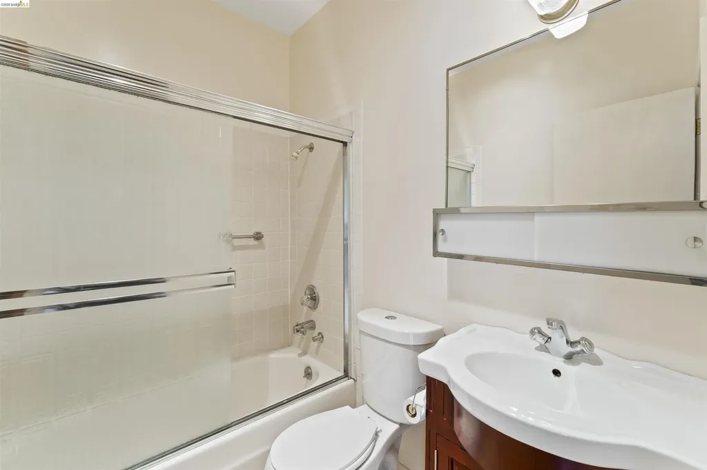 2715 Benvenue Avenue Berkeley CA 94705