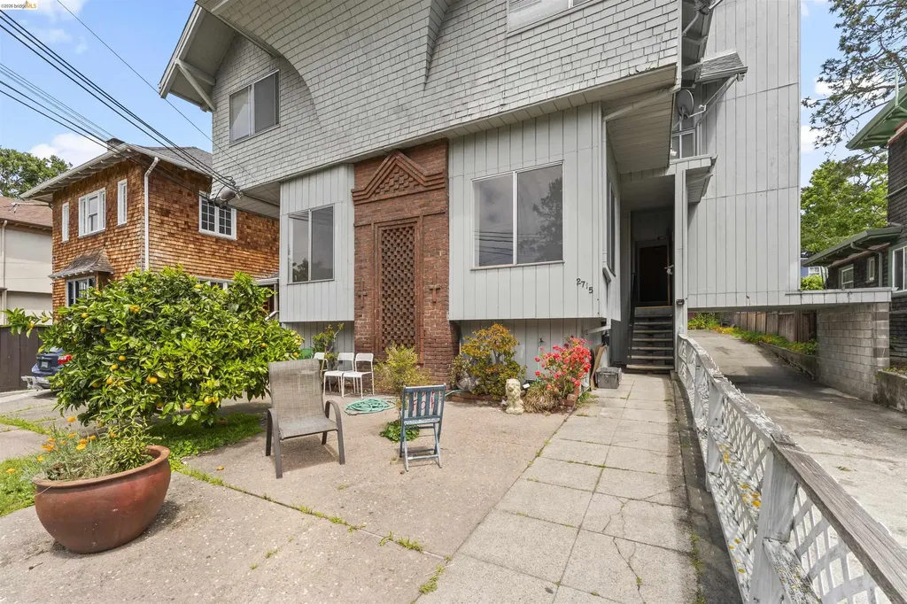 2715 Benvenue Avenue Berkeley CA 94705