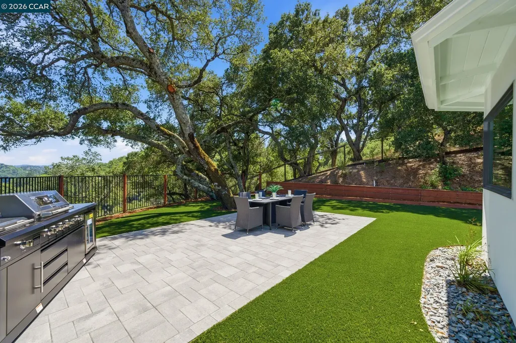 233 Melody Lane Orinda CA 94563