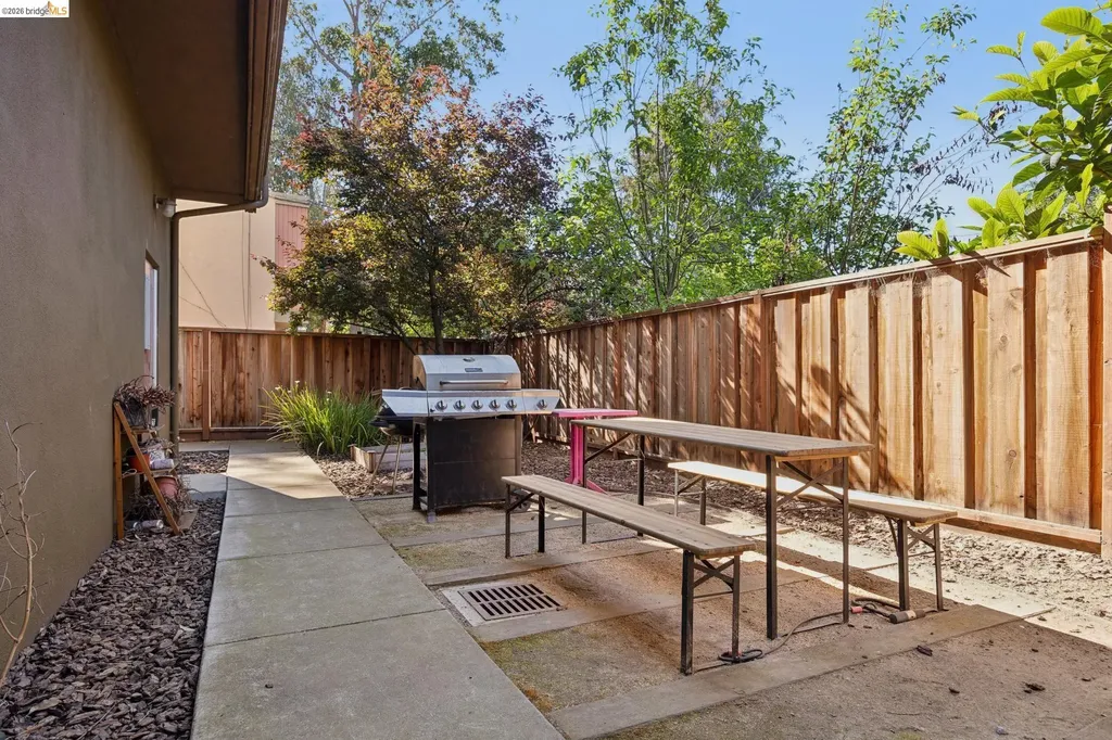574 48th Street Oakland CA 94609
