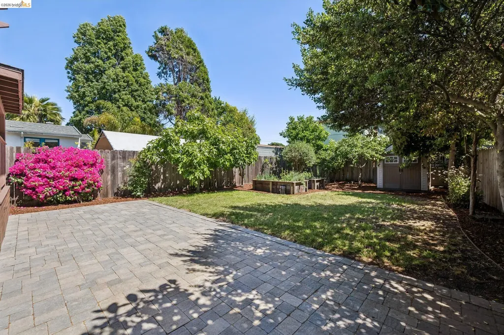 1108 Dwight Way Berkeley CA 94702