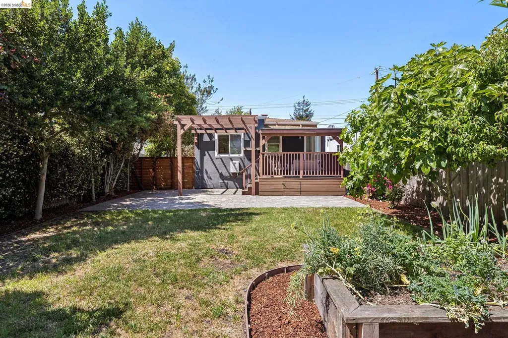 1108 Dwight Way Berkeley CA 94702