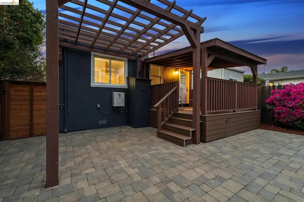 1108 Dwight Way Berkeley CA 94702