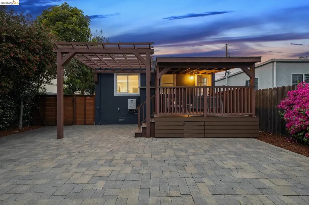 1108 Dwight Way Berkeley CA 94702