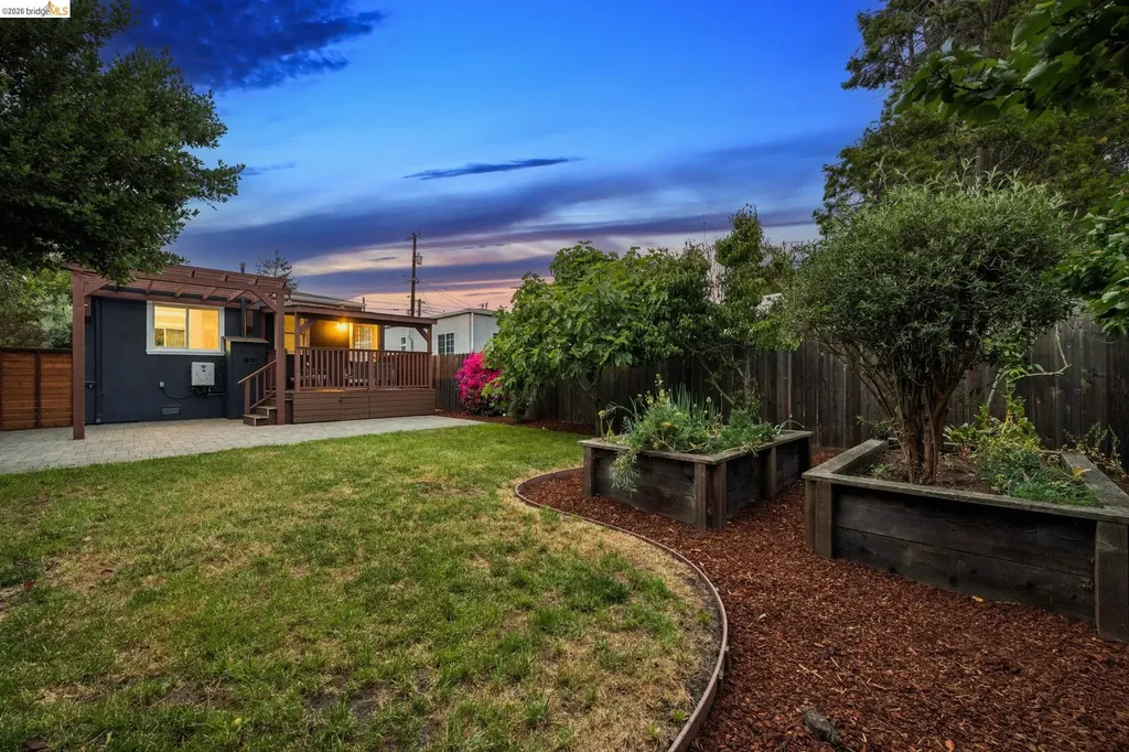 1108 Dwight Way Berkeley CA 94702