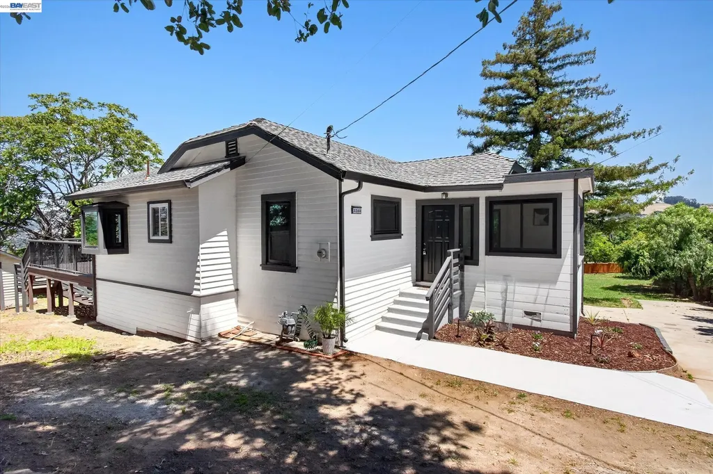3280 Ohlone Way Hayward CA 94541