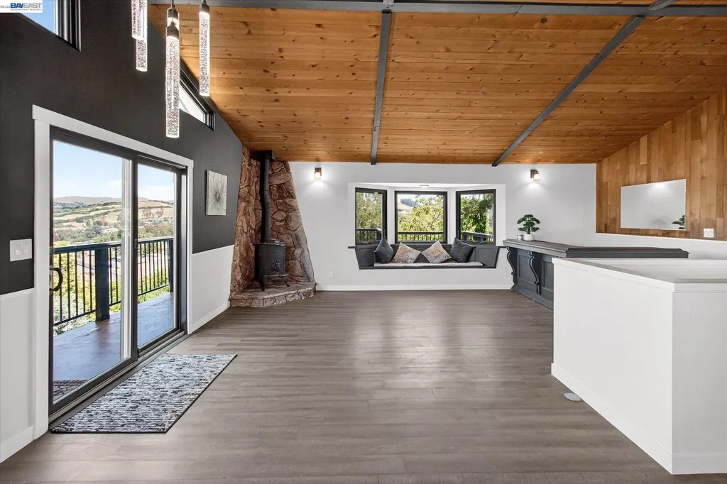 3280 Ohlone Way Hayward CA 94541