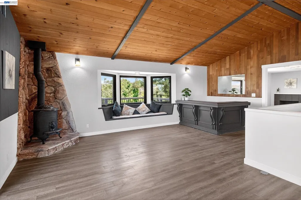 3280 Ohlone Way Hayward CA 94541