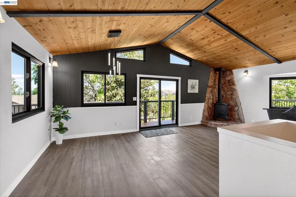 3280 Ohlone Way Hayward CA 94541