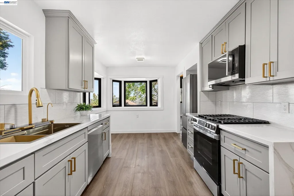 3280 Ohlone Way Hayward CA 94541