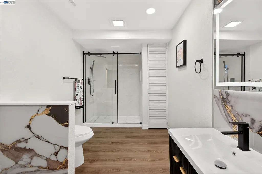 3280 Ohlone Way Hayward CA 94541