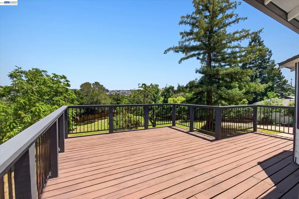 3280 Ohlone Way Hayward CA 94541