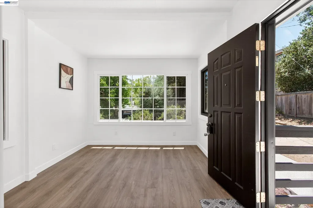3280 Ohlone Way Hayward CA 94541
