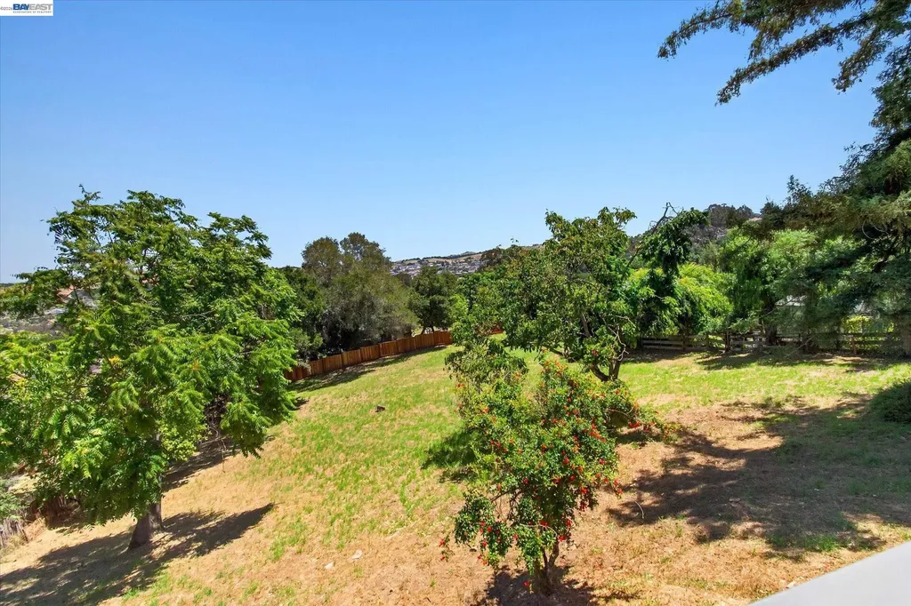 3280 Ohlone Way Hayward CA 94541