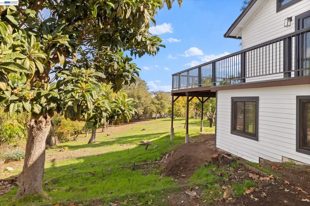 3280 Ohlone Way Hayward CA 94541