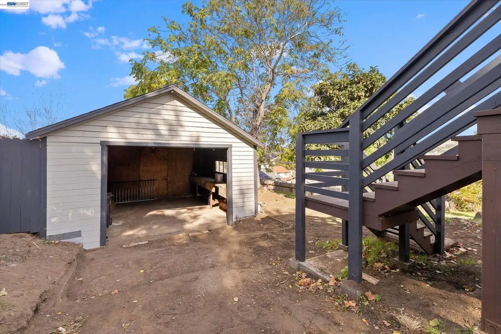 3280 Ohlone Way Hayward CA 94541