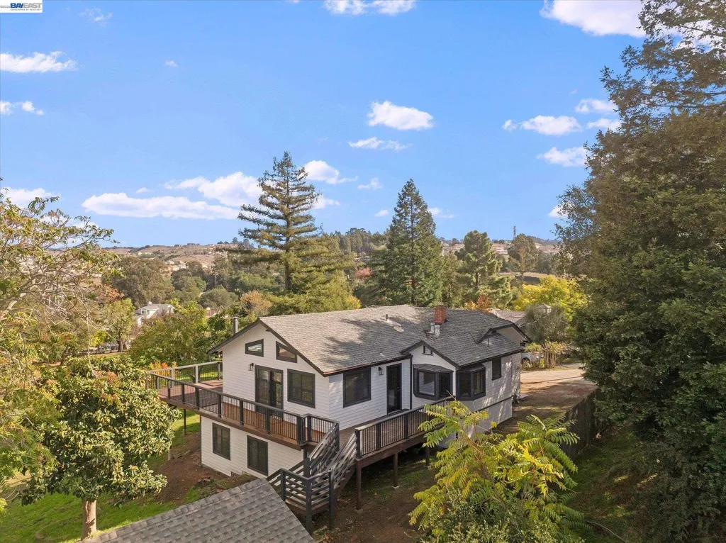 3280 Ohlone Way Hayward CA 94541