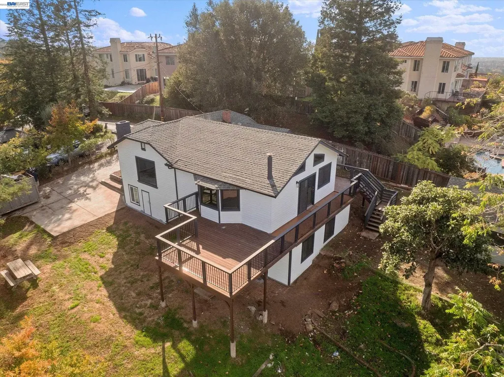 3280 Ohlone Way Hayward CA 94541