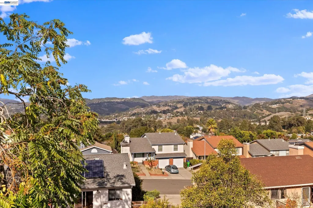 3280 Ohlone Way Hayward CA 94541